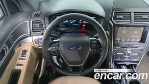 Ford Explorer, 2017 — миниатюра 13