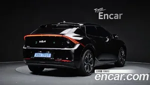Kia EV6, 2023 — миниатюра 1