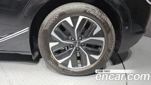 Kia EV6, 2023 — миниатюра 6
