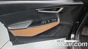 Kia EV6, 2023 — миниатюра 13