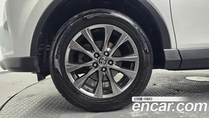 Toyota RAV4, 2018 — миниатюра 5