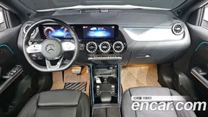 Mercedes-Benz EQA, 2023 — миниатюра 10
