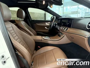 Mercedes-Benz E-Class, 2021 — миниатюра 10