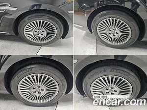 Genesis G90, 2019 — миниатюра 17