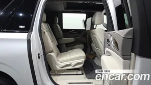 Cadillac Escalade, 2023 — миниатюра 12