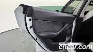 Tesla Model Y, 2023 — миниатюра 15