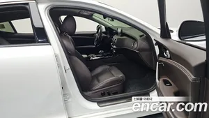 Kia Stinger, 2017 — миниатюра 16