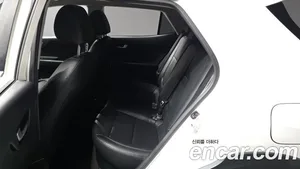 Kia Stonic, 2017 — миниатюра 16