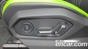 Lamborghini Urus, 2023 — миниатюра 32