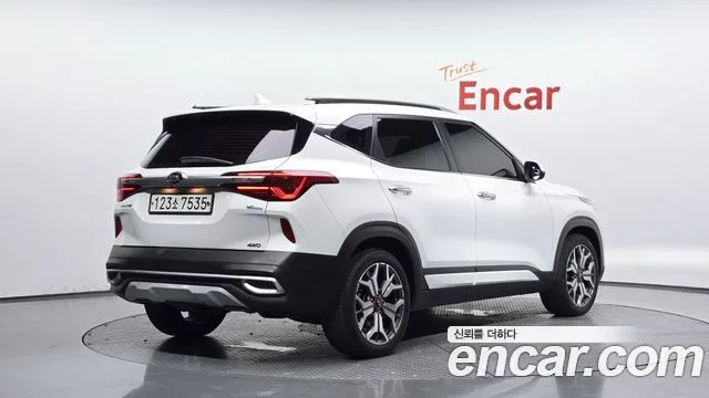 Kia Seltos, 2019 — фото автомобиля из Кореи