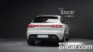 Porsche Macan, 2023 — миниатюра 3