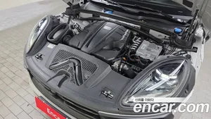 Porsche Macan, 2023 — миниатюра 5