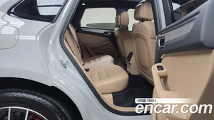 Porsche Macan, 2023 — миниатюра 16