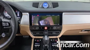 Porsche Macan, 2023 — миниатюра 18