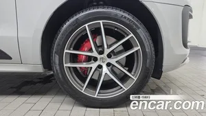 Porsche Macan, 2023 — миниатюра 6