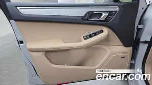 Porsche Macan, 2023 — миниатюра 13