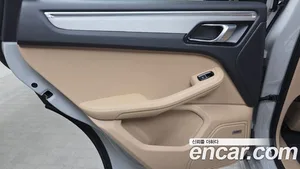 Porsche Macan, 2023 — миниатюра 14