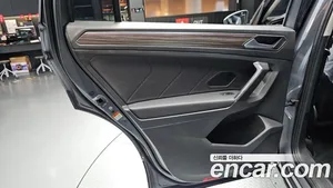 Volkswagen Tiguan, 2023 — миниатюра 15