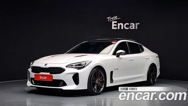 Kia Stinger, 2017 — фото автомобиля из Кореи
