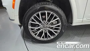 Jeep Cherokee, 2023 — миниатюра 5