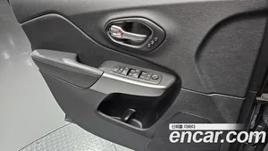 Jeep Cherokee, 2021 — миниатюра 13