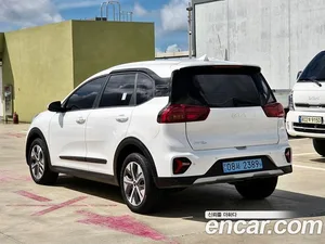 Kia Niro, 2023 — миниатюра 4