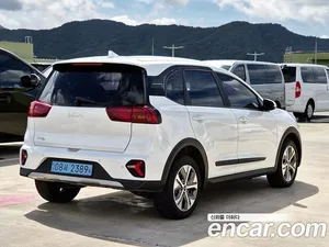 Kia Niro, 2023 — миниатюра 6