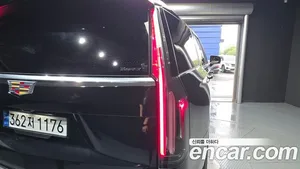 Cadillac Escalade, 2022 — миниатюра 9