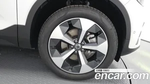 Volvo XC40, 2025 — миниатюра 4