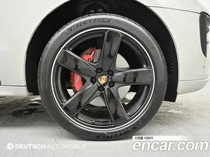 Porsche Macan, 2021 — миниатюра 5