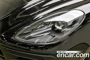 Porsche Macan, 2020 — миниатюра 5