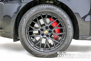 Porsche Macan, 2020 — миниатюра 9