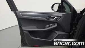 Porsche Macan, 2019 — миниатюра 14