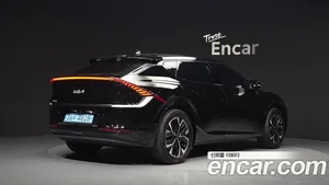 Kia EV6, 2023 — миниатюра 2