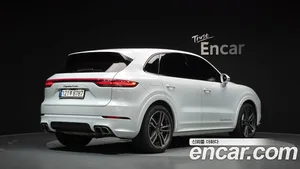 Porsche Cayenne, 2023 — миниатюра 2