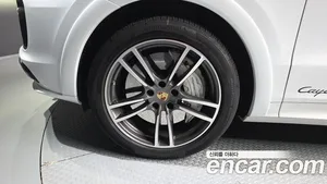 Porsche Cayenne, 2023 — миниатюра 5