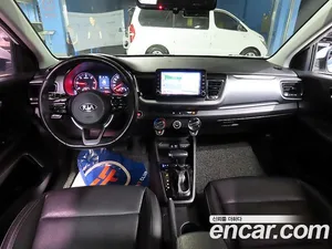 Kia Stonic, 2018 — миниатюра 7