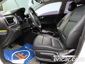 Kia Stonic, 2018 — миниатюра 10