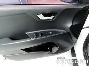 Kia Stonic, 2018 — миниатюра 13