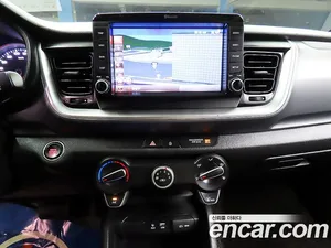 Kia Stonic, 2018 — миниатюра 17