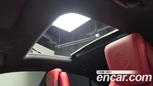 Porsche Macan, 2025 — миниатюра 25