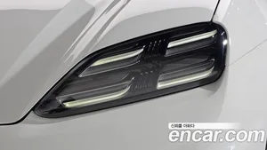 Porsche Macan, 2025 — миниатюра 8