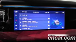 Porsche Macan, 2025 — миниатюра 36
