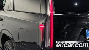 Cadillac Escalade, 2023 — миниатюра 9