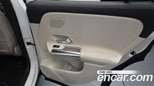 Mercedes-Benz EQA, 2025 — миниатюра 15