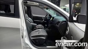 Jeep Cherokee, 2021 — миниатюра 11