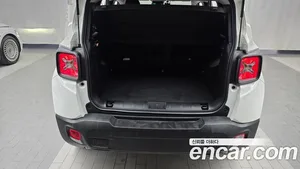 Jeep Renegade, 2022 — миниатюра 26