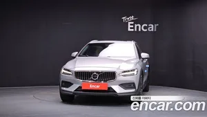 Volvo V60, 2023 — миниатюра 3