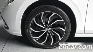 Volkswagen Golf, 2023 — миниатюра 5