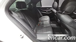 Mercedes-Benz E-Class, 2023 — миниатюра 17